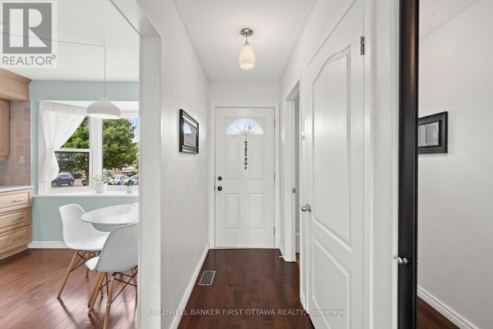 Property Photo: 550 Straby Avenue 12 ON K1K 1H1