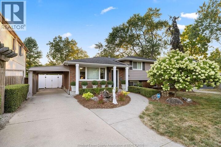 Property Photo:  4113 Roseland Drive East  ON N9G 1Y5 