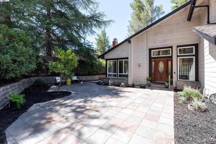 Property Photo: 5644 Alhambra Hills Ct CA 94553
