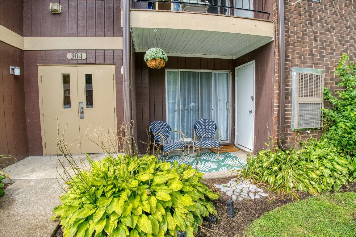 Property Photo:  304 Presque Isle Boulevard 104  PA 16505 