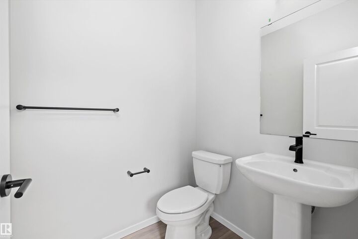 Property Photo: 5723 Hawthorn Common SW AB T6X 2L5