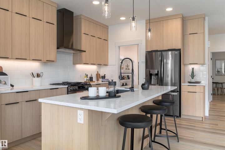 367 Glenridding Ravine Road SW  Edmonton AB T6W 4E6 photo