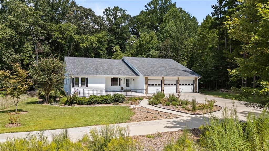 Property Photo:  4050 Vintage Court  GA 30041 