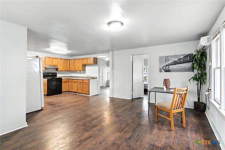 Property Photo: 402 Michna Street TX 78155