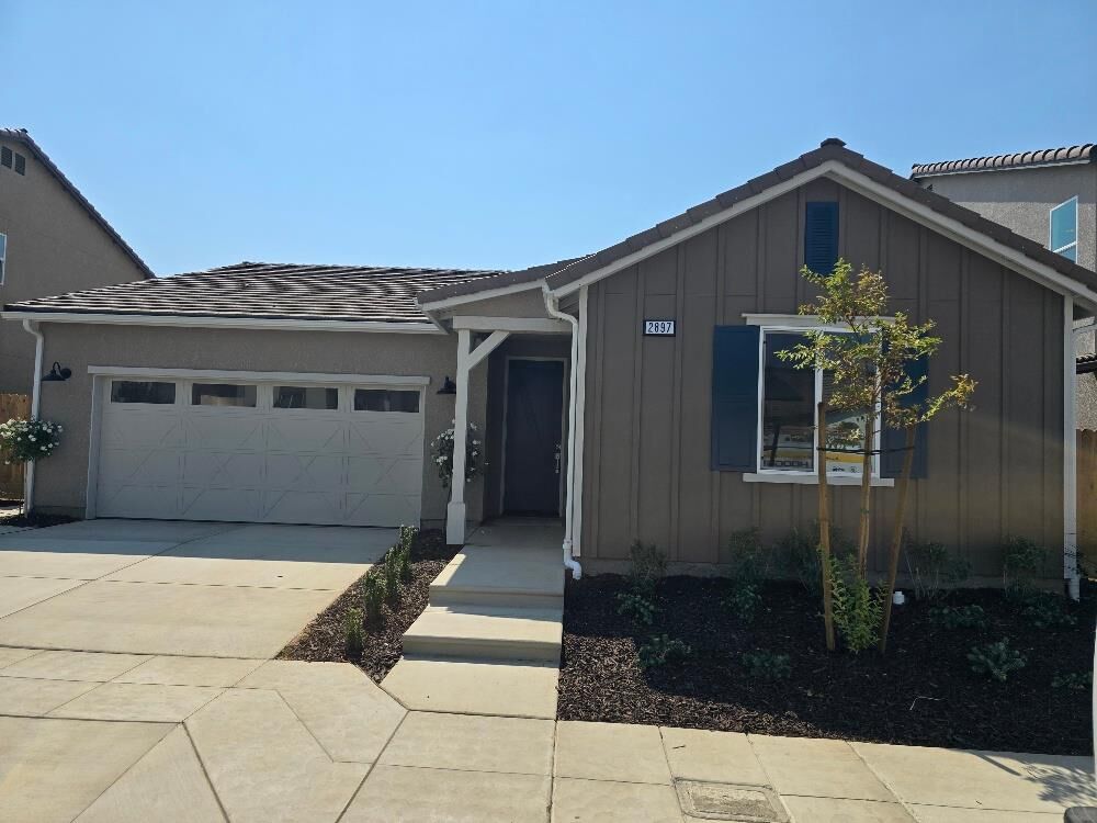 Property Photo:  2897 E Corteza Drive  CA 93730