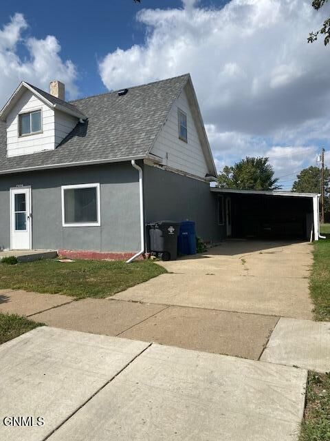Property Photo:  430 1st Street SW  ND 58601 