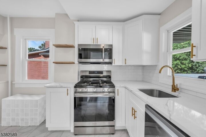 Property Photo:  97 Battle Hill Ave  NJ 07081 