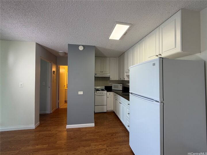 Property Photo:  2637 Kuilei Street A53  HI 96826 