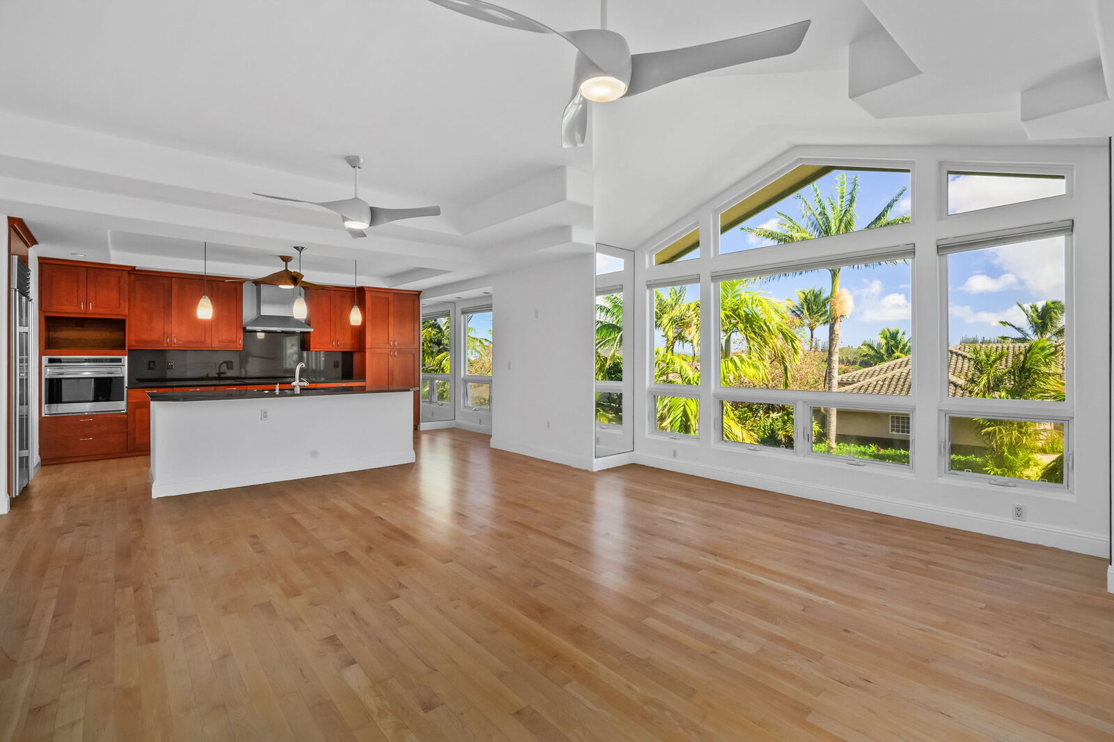 Property Photo: 4100 Queen Emma'S Dr 73 HI 96722