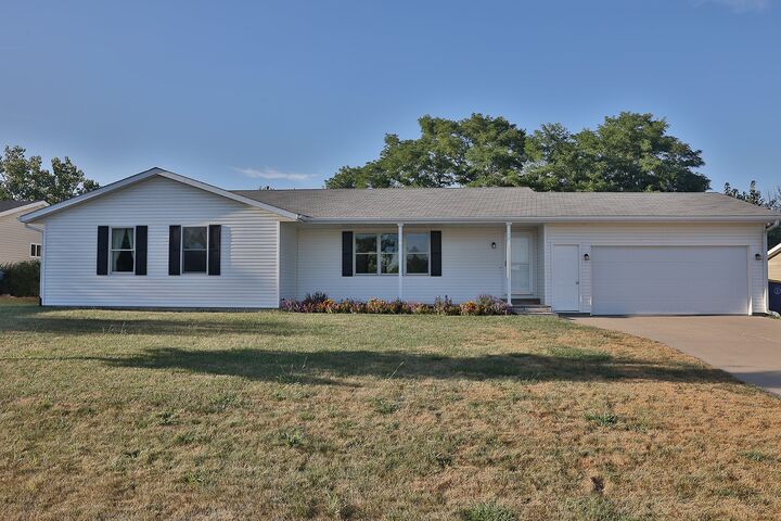 1710 Neil Drive  Pella IA 50219 photo