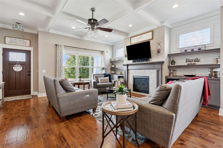 Property Photo: 2210 SW 17th Street IA 50023