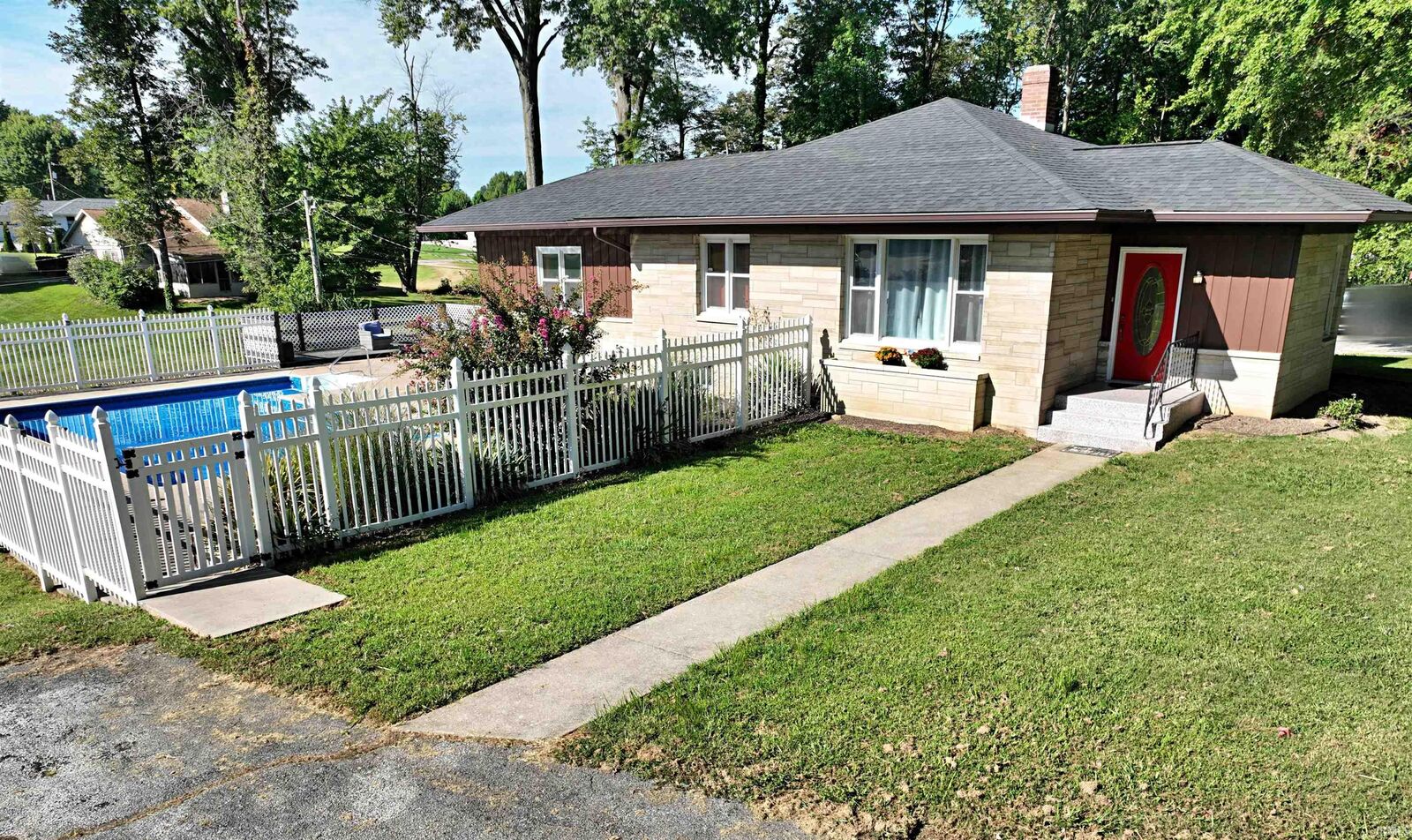 Property Photo: 7 Magnolia Drive IN 47501