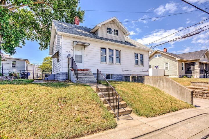 Property Photo:  708 N Eleventh Avenue  IN 47712 