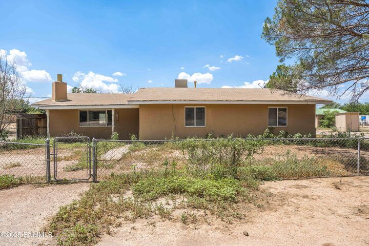 Property Photo:  3725 Argus Street  NM 88005 