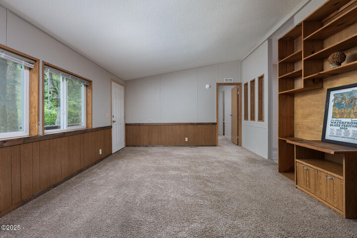Property Photo:  606 N Wayside Loop  OR 97368 