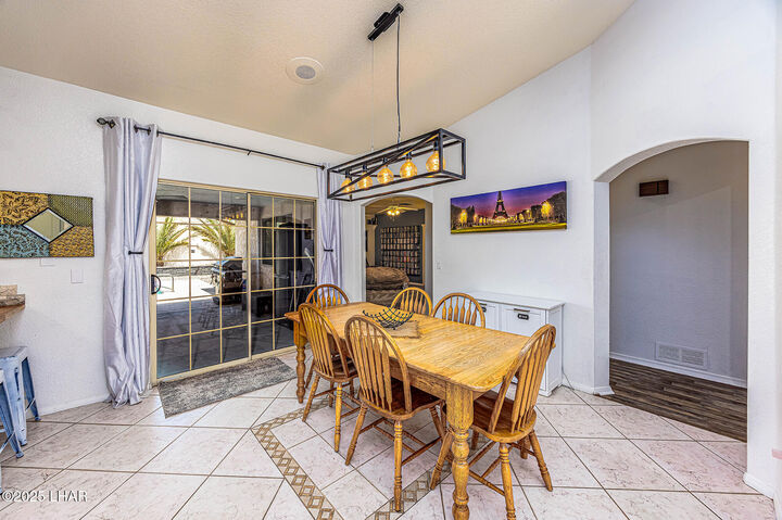 Property Photo: 2681 Rainbow Ave AZ 86403