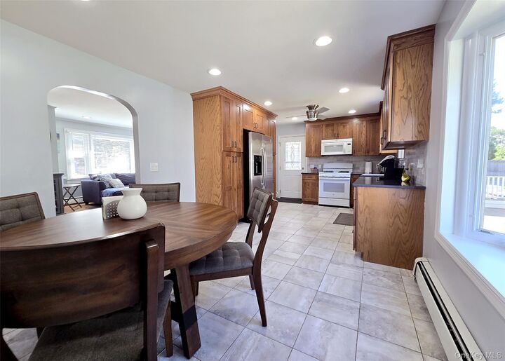 Property Photo:  945 Benedict Street  NY 11716 