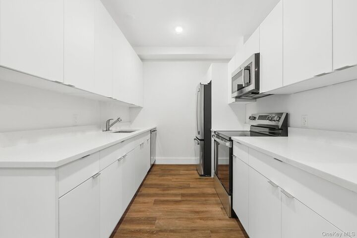 Property Photo:  199 E Post Road 204  NY 10601 