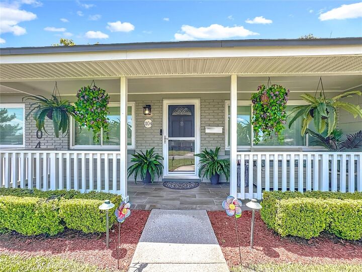 Property Photo: 1104 Kasper Drive FL 32806