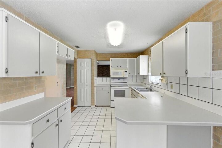 Property Photo: 13 Washington Place FL 32164