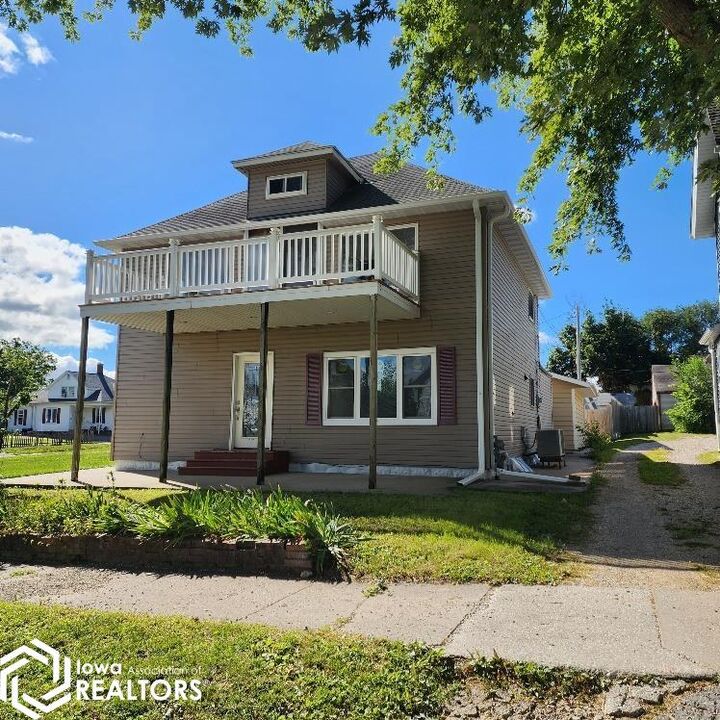 604 W Boone Street  Marshalltown IA 50158 photo