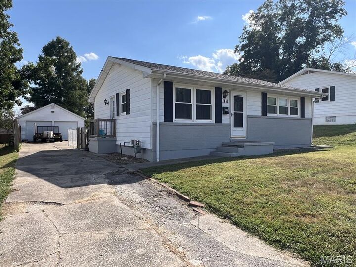 Property Photo:  1411 1st Street  MO 63780 