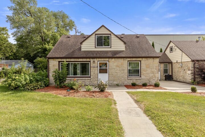 2001 W Bender Rd  Glendale WI 53209 photo