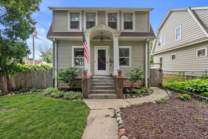 7621 W Hadley St  Milwaukee WI 53222 photo