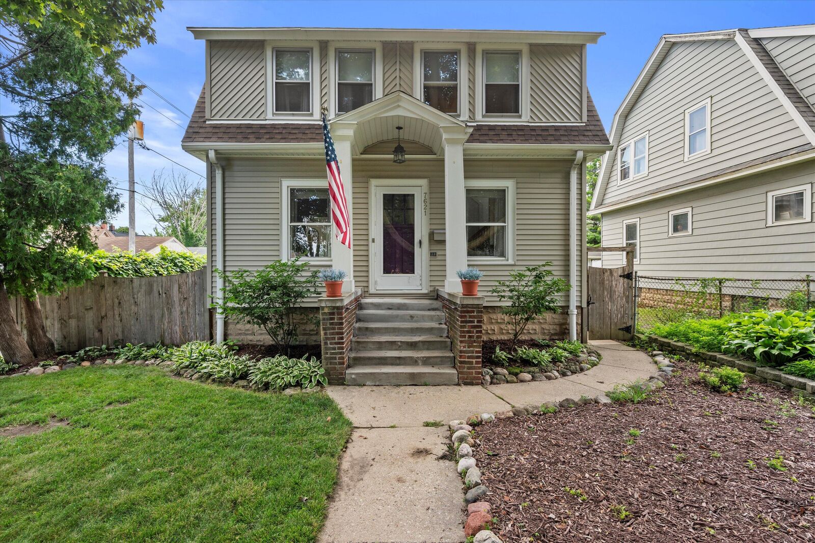 Property Photo: 7621 W Hadley St WI 53222