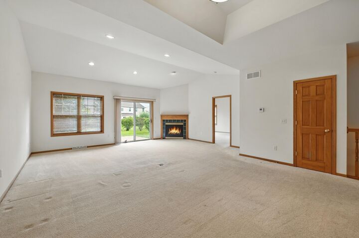 Property Photo:  2135 Seminole St  WI 53024 