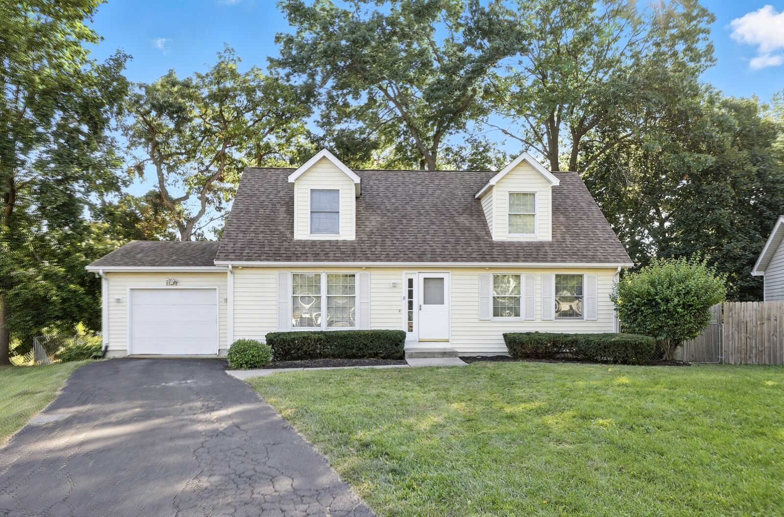 Property Photo:  11 Hellios Court  IL 60020 