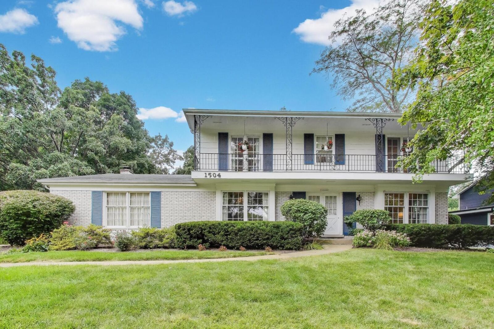 Property Photo:  1504 Wincanton Drive  IL 60015 