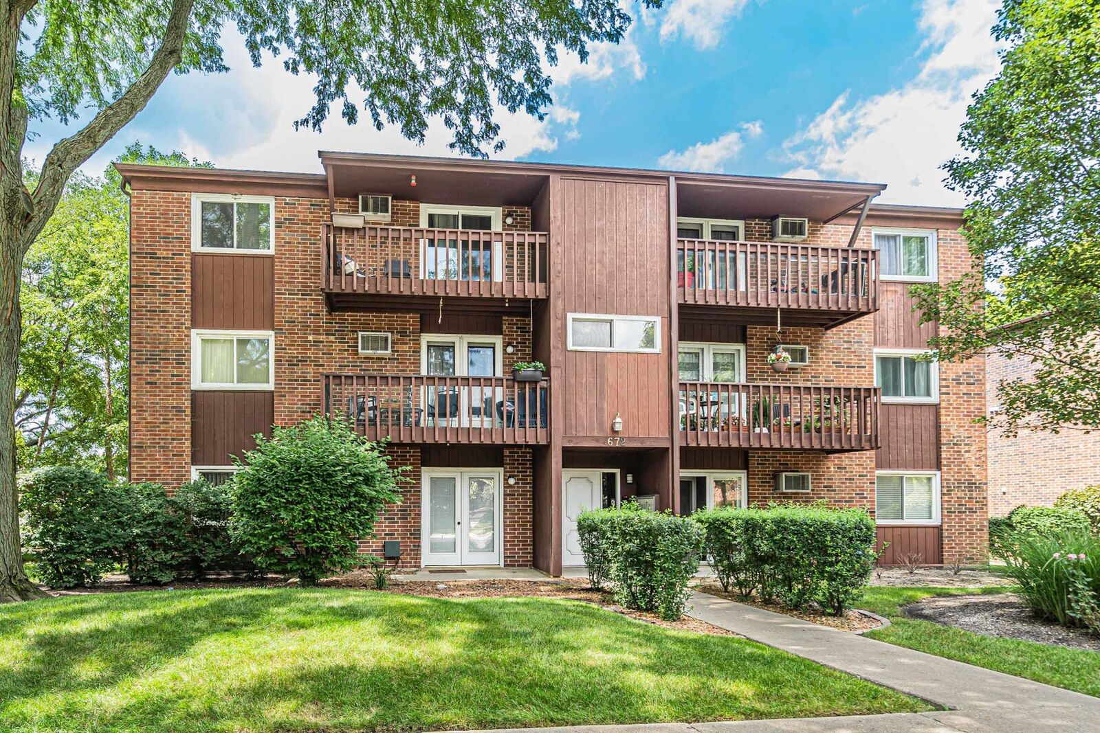 Property Photo:  672 Daisy Lane 312  IL 60172 