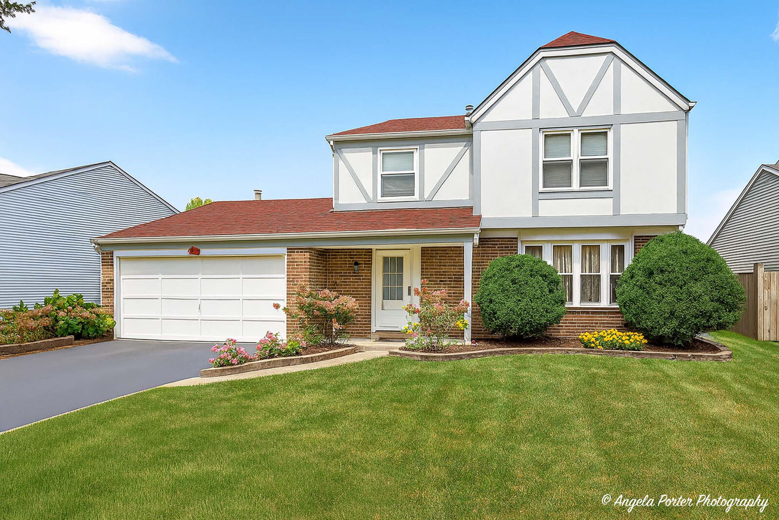 Property Photo:  1161 Hampton Lane  IL 60060