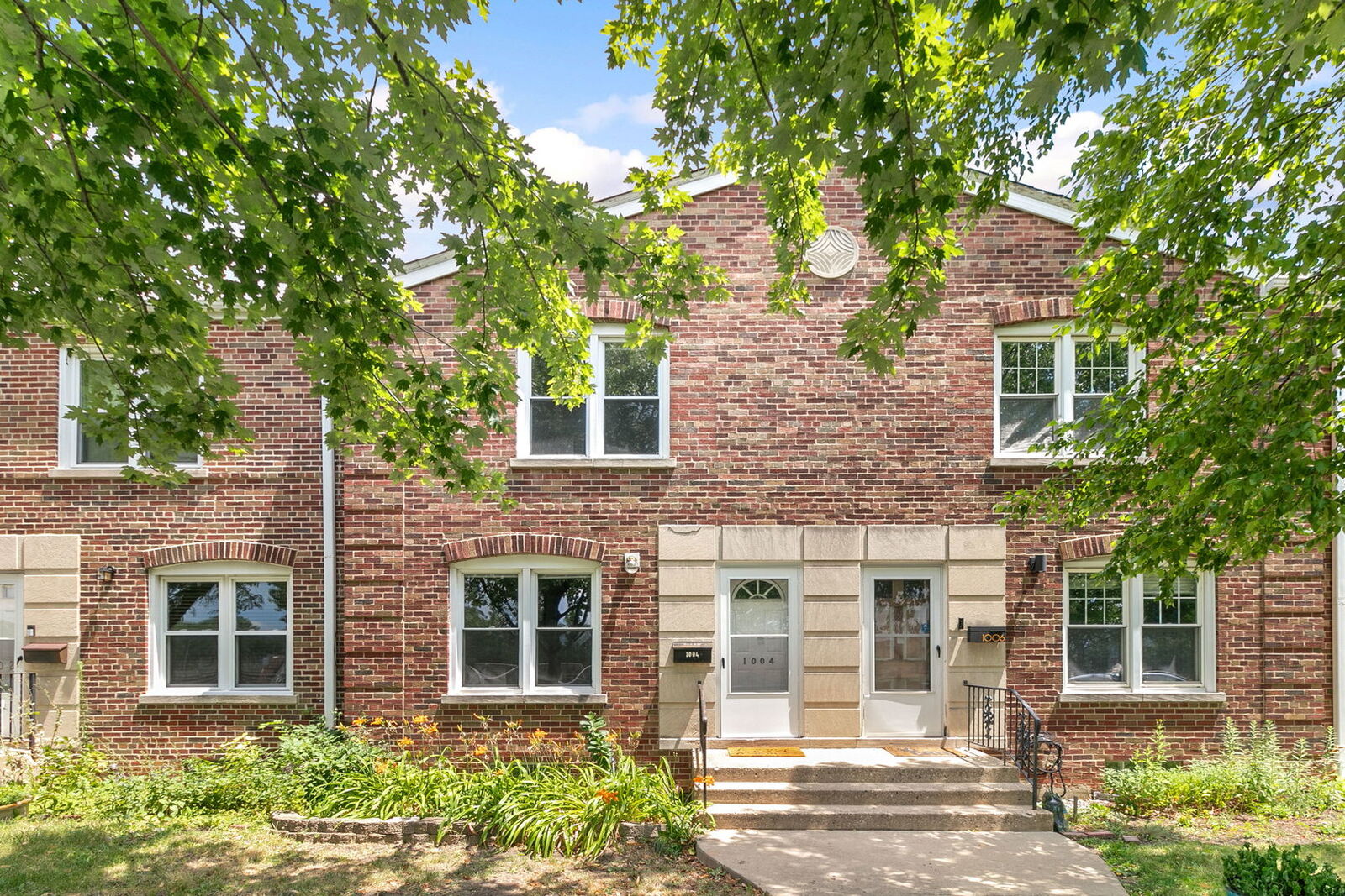 Property Photo:  1004 S Taylor Avenue  IL 60304 
