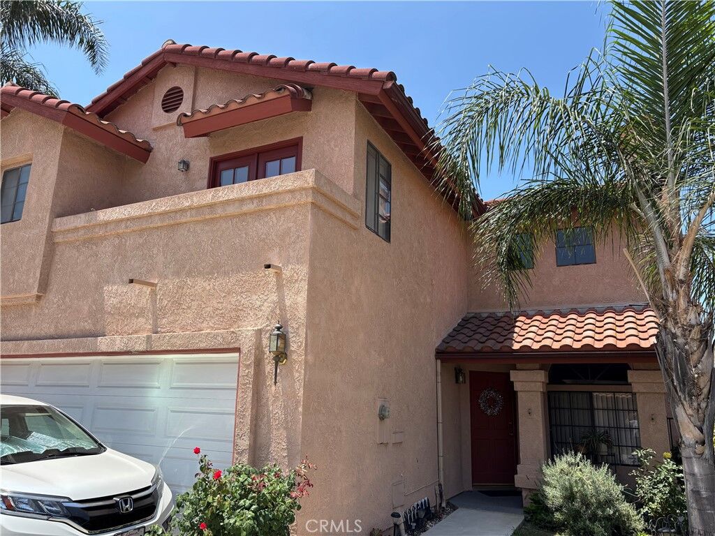 Property Photo: 18352 Keswick Street 2 CA 91335
