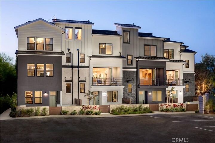 19071 Main Street 117  Huntington Beach CA 92648 photo