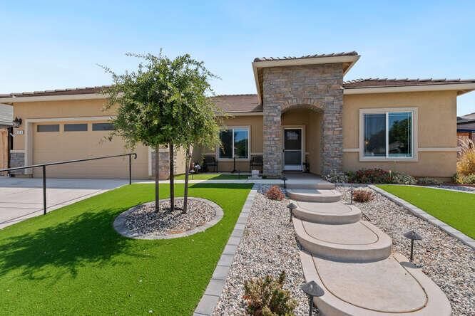 Property Photo: 906 Avalon Drive CA 95640