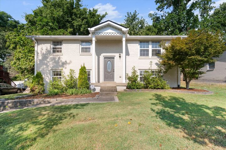 4947 Sherman Oaks Dr  Nashville TN 37211 photo