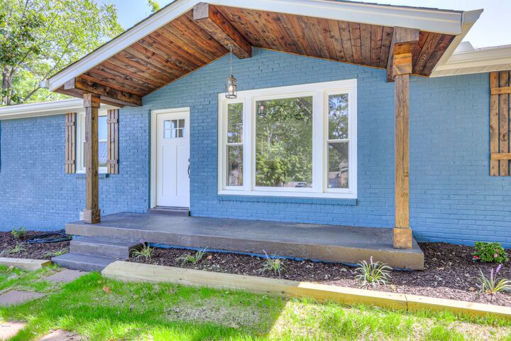 Property Photo: 403 Kinhawk Dr TN 37211