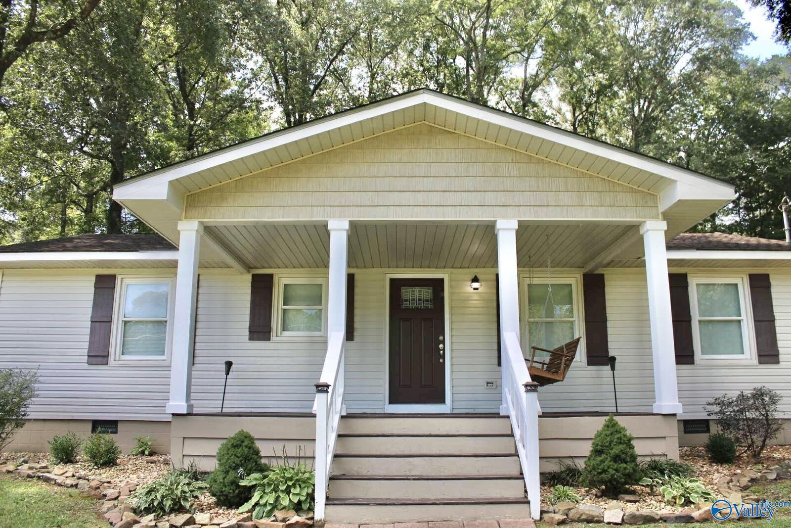 Property Photo: 336 Point Of Pines AL 35976