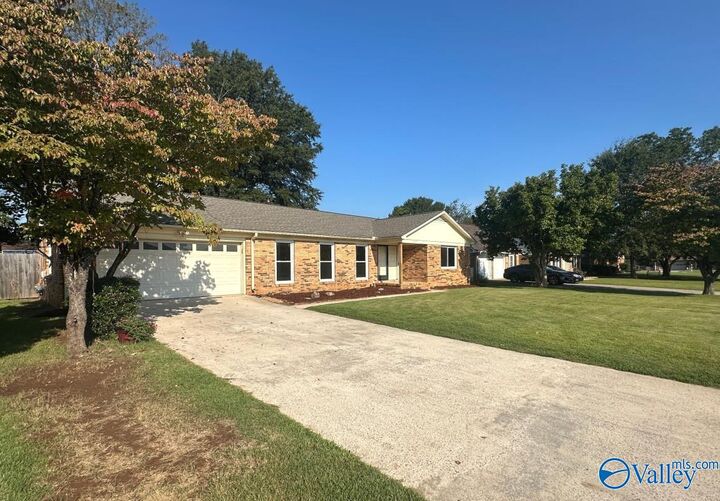 Property Photo: 2005 Clayton Avenue SW AL 35603