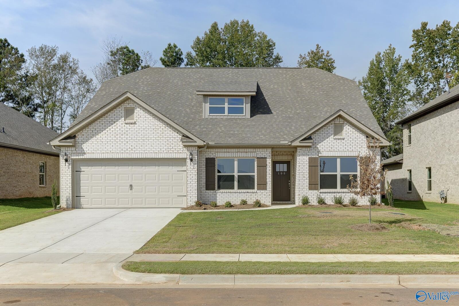 Property Photo:  114 Huffman Street  AL 35750 