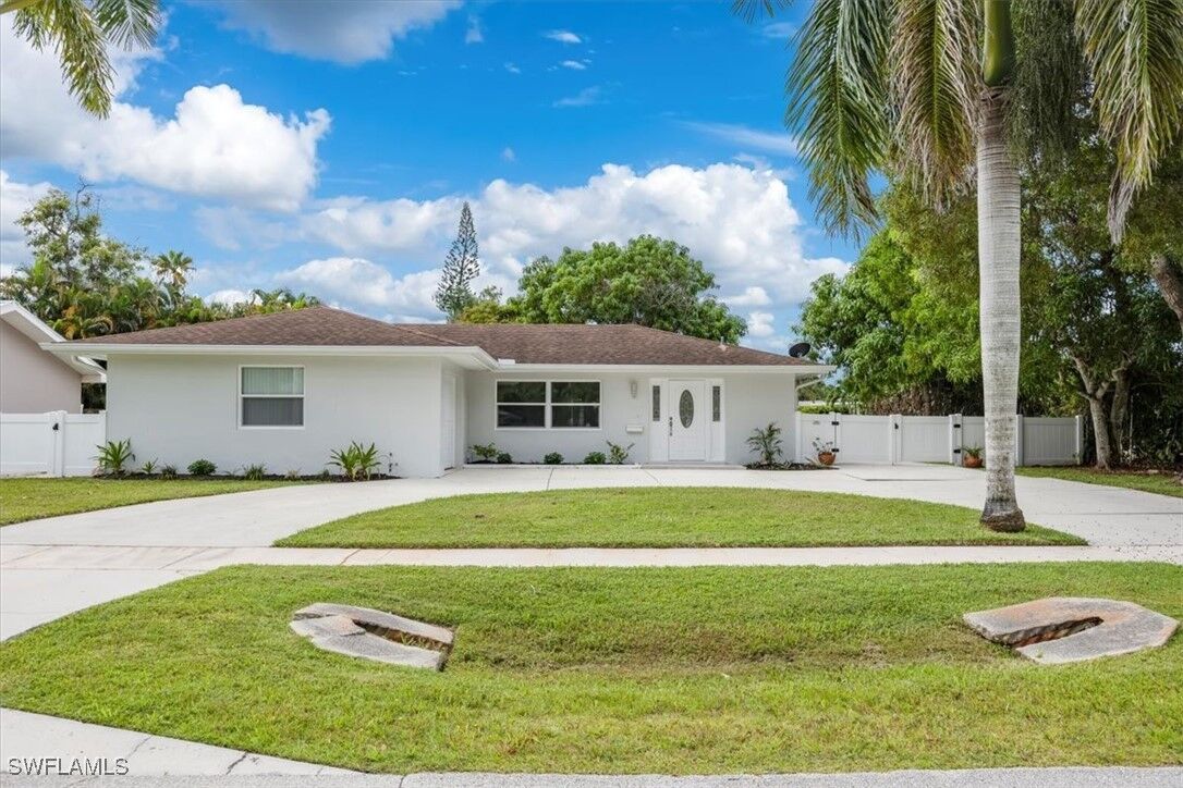 Property Photo:  2590 Poinciana Street  FL 34105 
