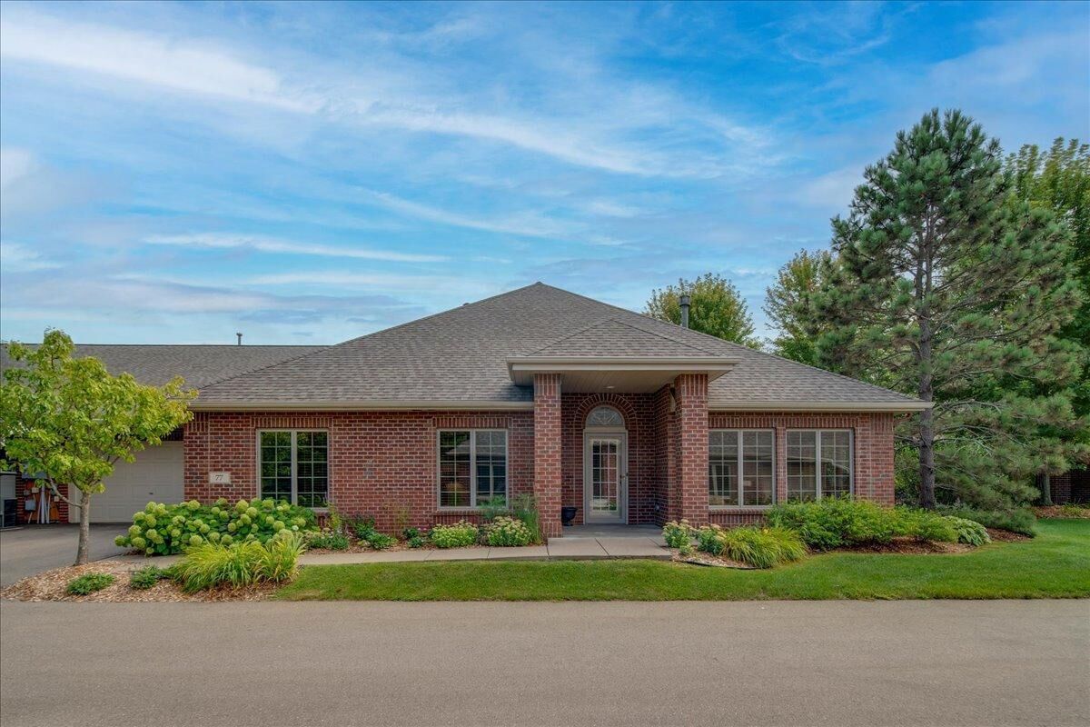 Property Photo:  77 Deerwood Court  WI 54016 