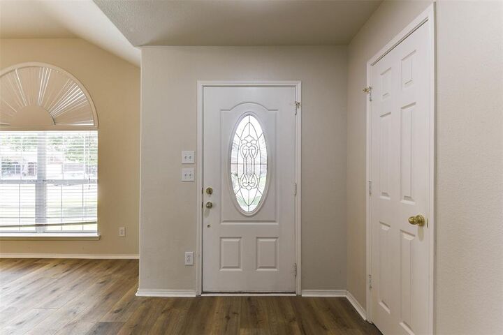 Property Photo:  333 Hacienda Drive  TX 75165 