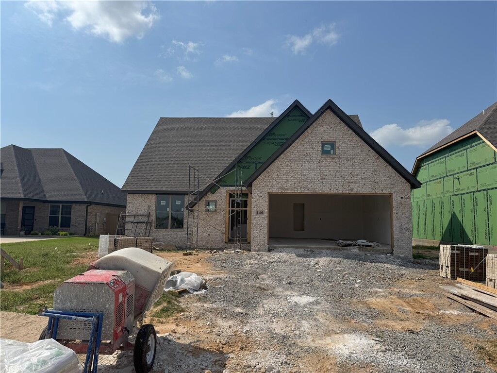 Property Photo: 3103 SW Sandalwood Avenue AR 72713