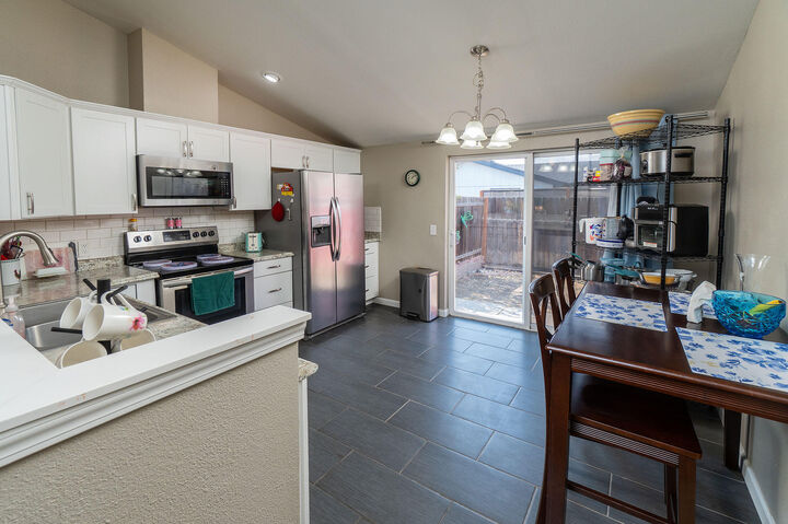 Property Photo:  1339 NW Drake Avenue  OR 97754 