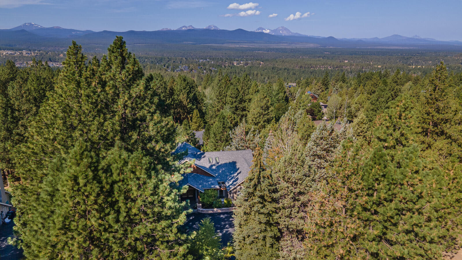Property Photo:  2521 NW Coe Court  OR 97703 