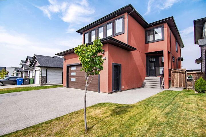 118 Turner Crescent  Red Deer AB T4N 6K7 photo